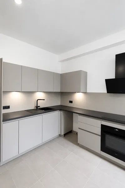 Erstbezug nach Sanierung | 2 Zimmer mit Balkon ! — photo 1